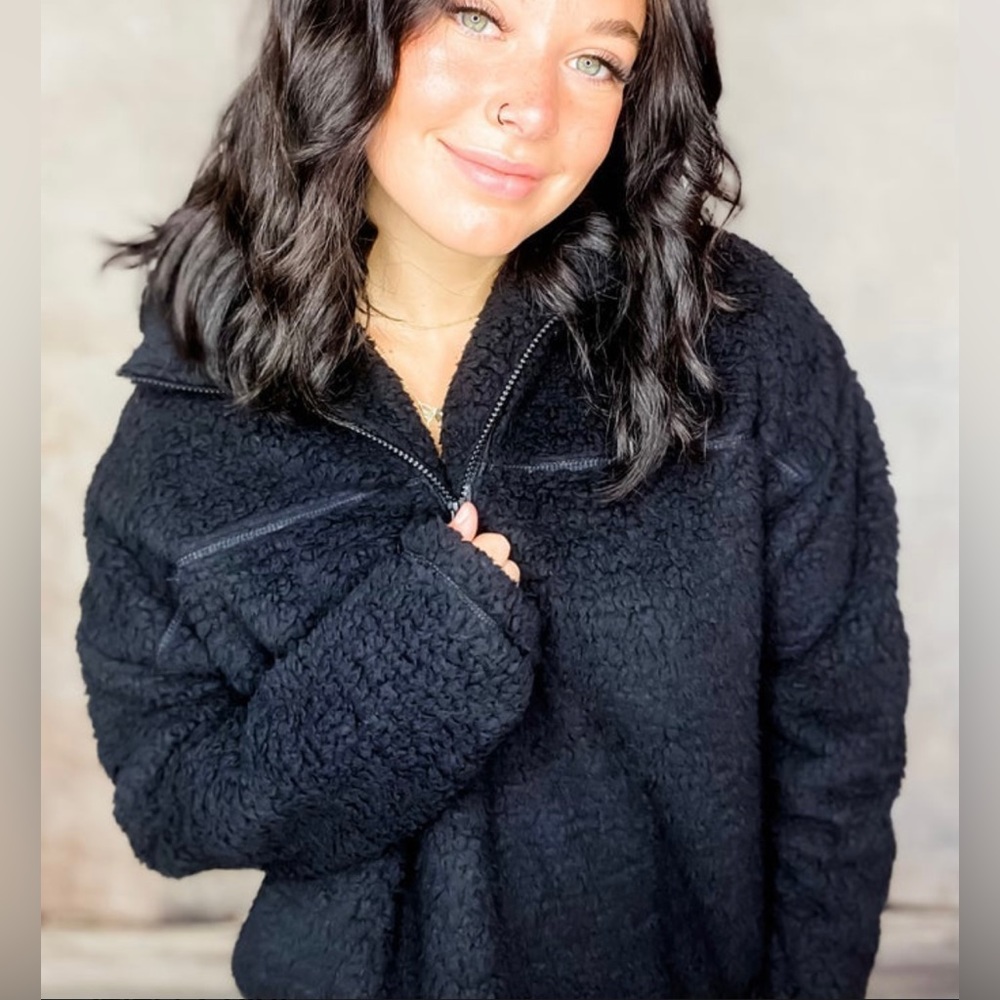 Black Sherpa Pullover
